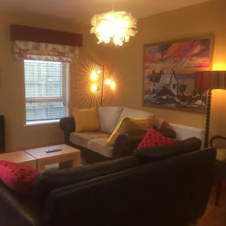 Secluded Ground Floor Village Centre *