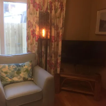 Secluded Ground Floor Village Centre Apartment *