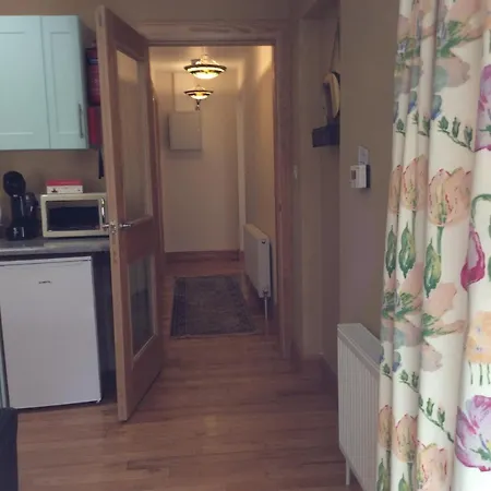 Secluded Ground Floor Village Centre *